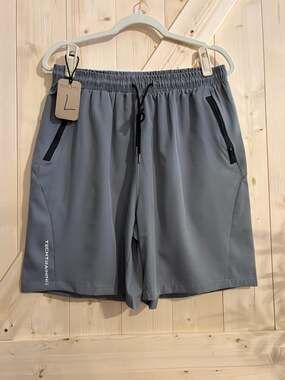 Tech Training Men's Athletic Gym Shorts with Zipper Pockets size LARGE